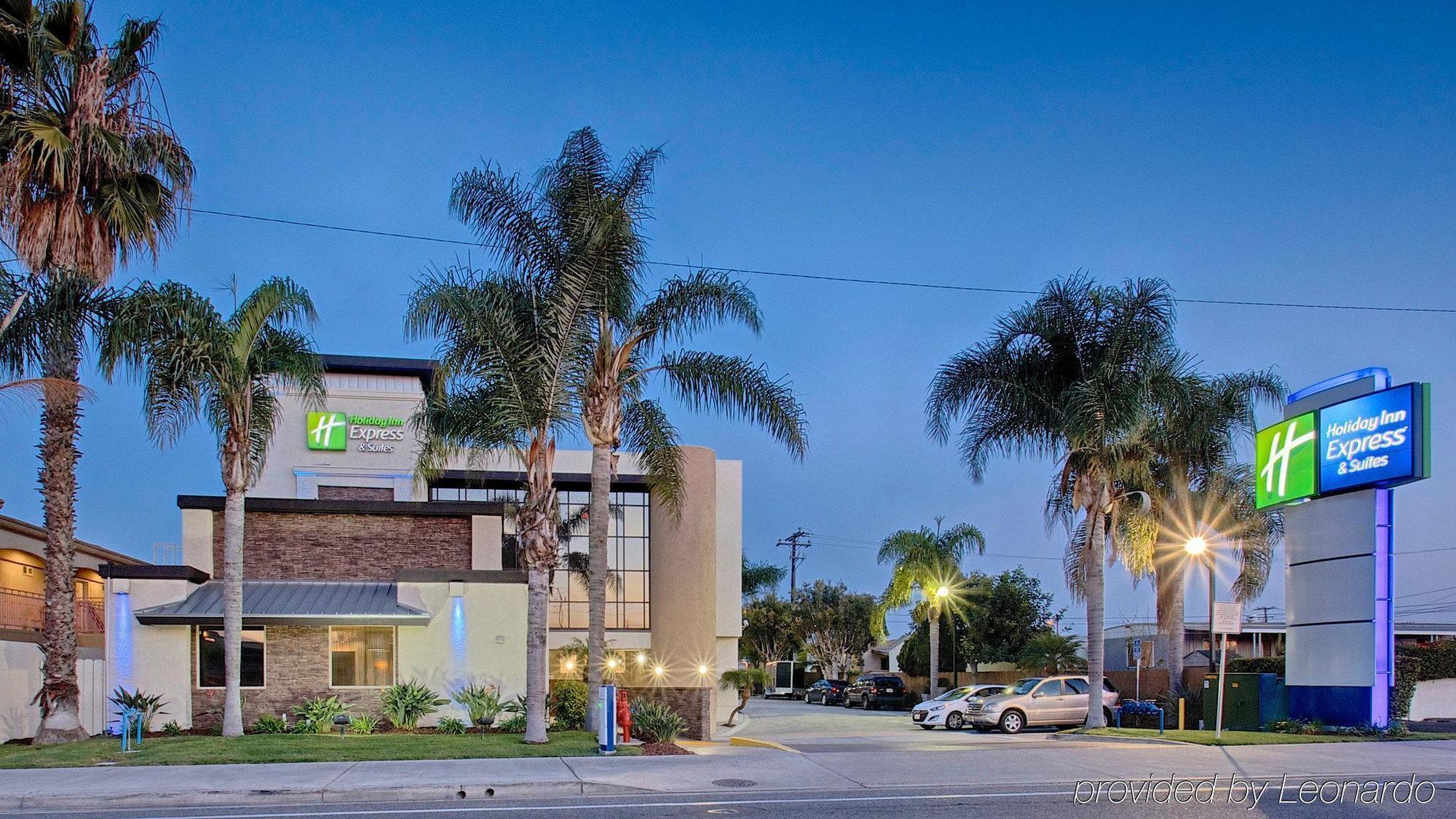 Holiday Inn Express & Suites Costa Mesa, An Ihg Hotel Exterior foto